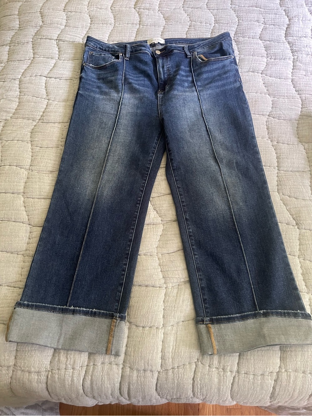 Risen Wide-Leg Cuffed Jeans